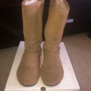 Used - Bear paw boots